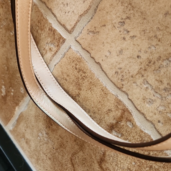Coach Beige Leather Shoulder Bag - Picture 5 of 16
